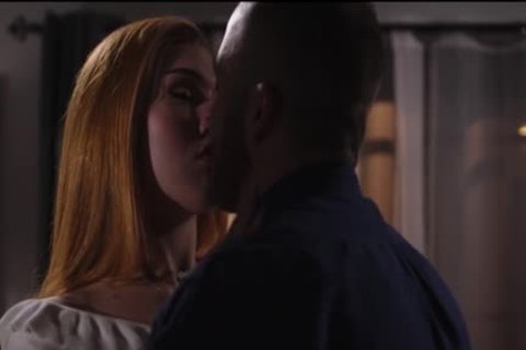 TS Daisy Enjoys banging males chocolate hole