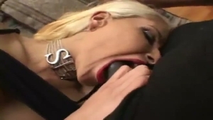 ebony man slamls A blonde lalin girl lady-man