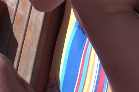 Helen Carvalho offers Her ass To A guy!